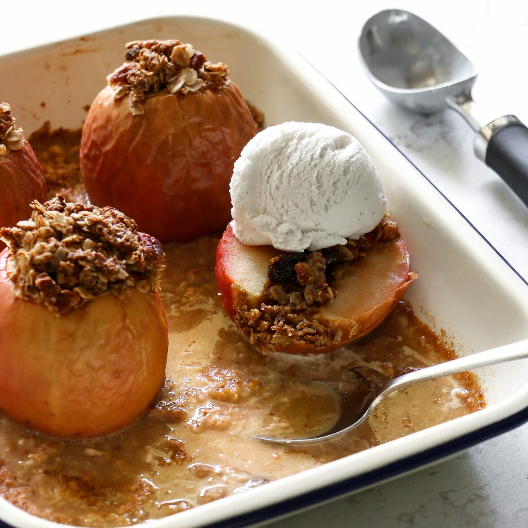 Baked Whole Apples with Vanilla & Cinnamon Crumble